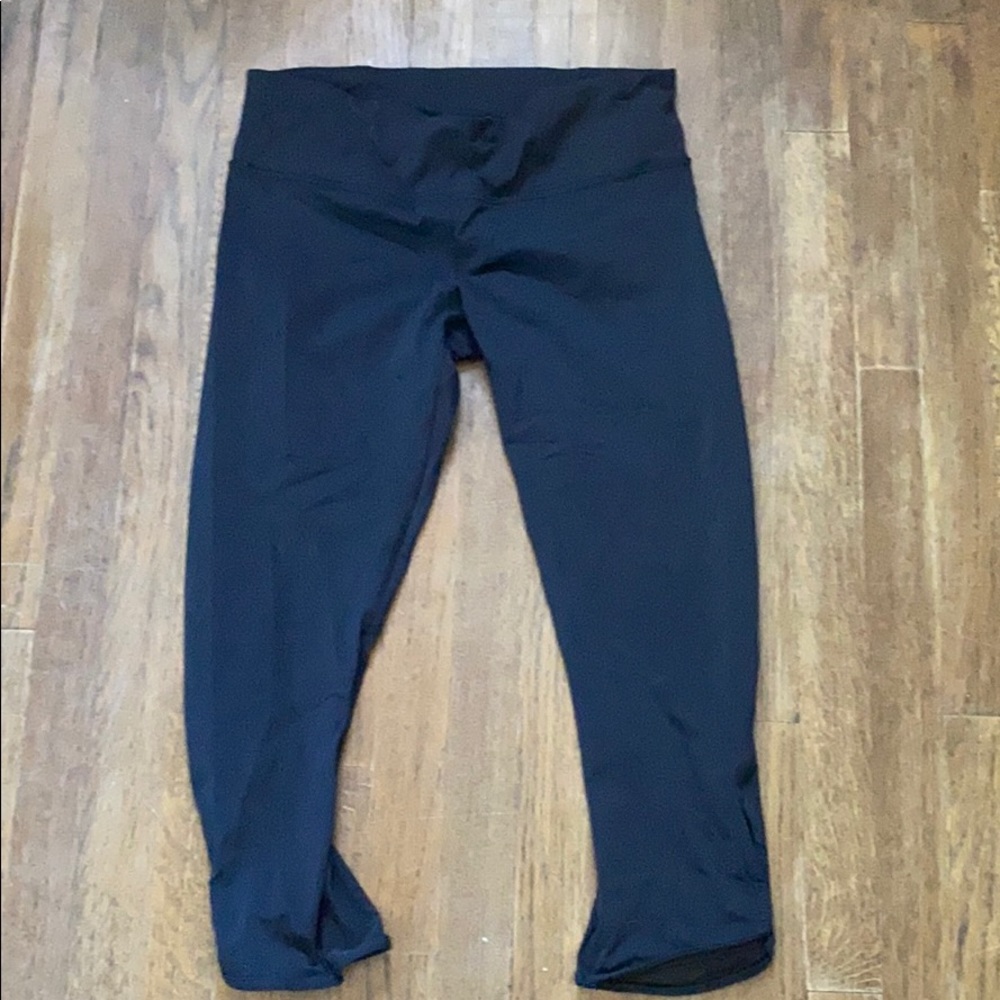 Cropped Lululemon Legging w/ Mesh